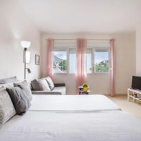 Home2book Cozy Bajamar, Wifi * 바하마르