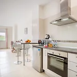 Апартаменты Home2book Peaceful Getaway In
